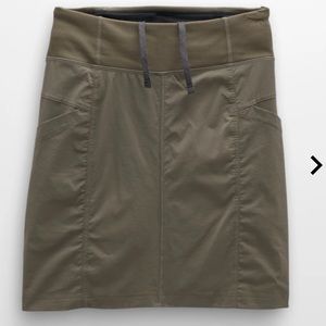 Prana Koen Skort Small Green EUC